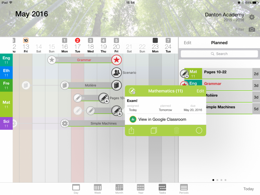 The Studyo digital agenda, which includes daily tasks, the school calendar, and a timeline.